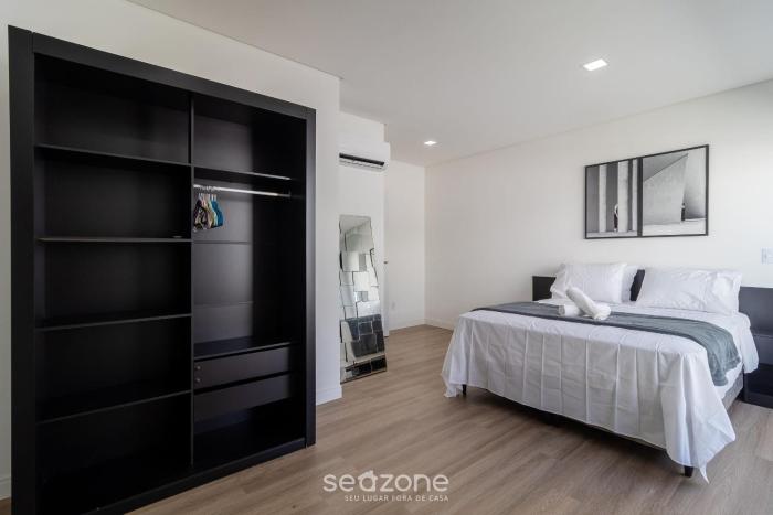 modern apt with pool and hot tub rhl0305