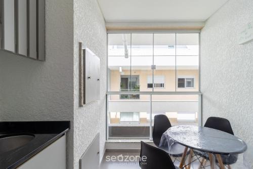 modern apt with pool and hot tub rhl0305