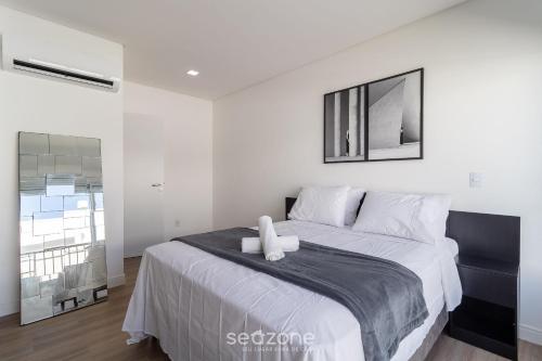 modern apt with pool and hot tub rhl0305