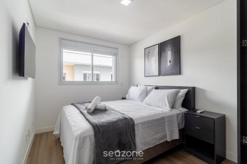 modern apt with pool and hot tub rhl0305