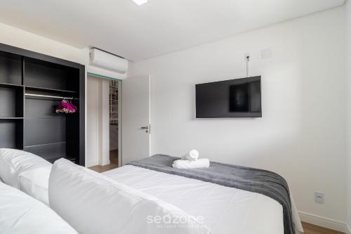 modern apt with pool and hot tub rhl0305