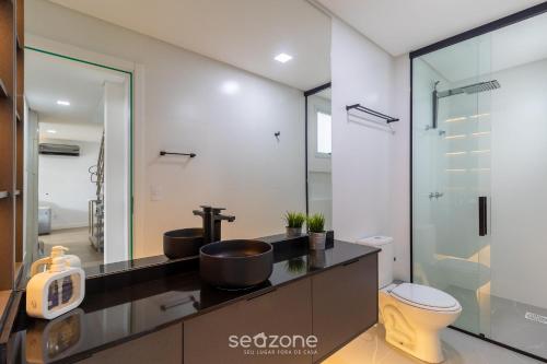 modern apt with pool and hot tub rhl0305