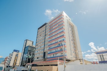 condo w pool and gym 70 m from the beach sma