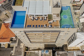 condo w pool and gym 70 m from the beach sma