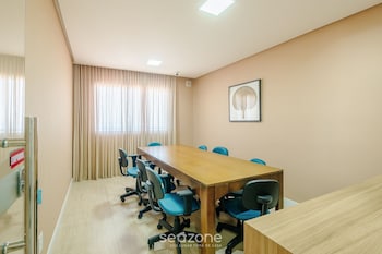 condo w pool and gym 70 m from the beach sma