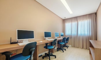 condo w pool and gym 70 m from the beach sma