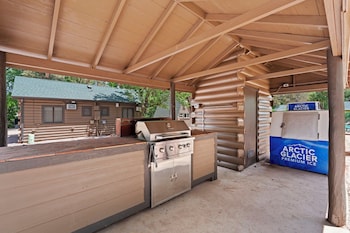 timber lodge cabin 12