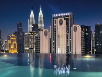 Majestic By Avery &10 Mins To Twin Tower,,5 star