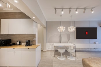 Grand Stay Apartment In Rehab City,,4 star