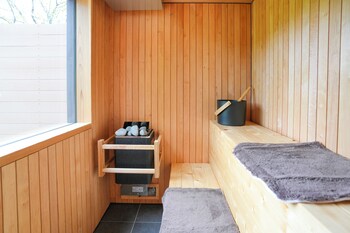 Sakata Log House,,4 star