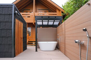 Sakata Log House,,4 star
