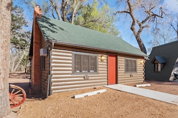 timber lodge cabin 17