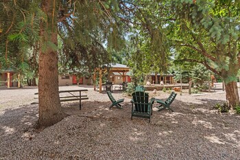 timber lodge cabin 17