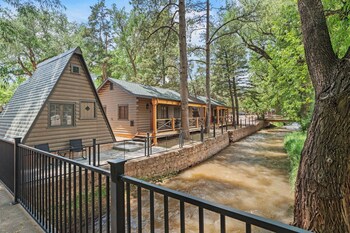 timber lodge cabin 18