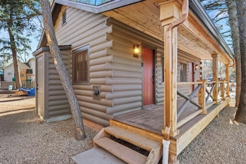 timber lodge cabin 19