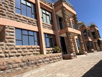 lux suites samora villas athiriver