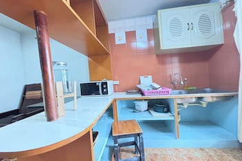 Sunshiny-Bb Hostel Near Punnavithi Bts Station,,3 star
