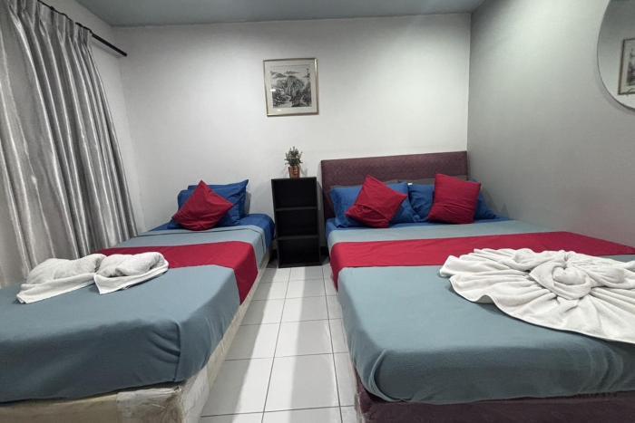 sunshiny bb hostel near punnavithi bts station