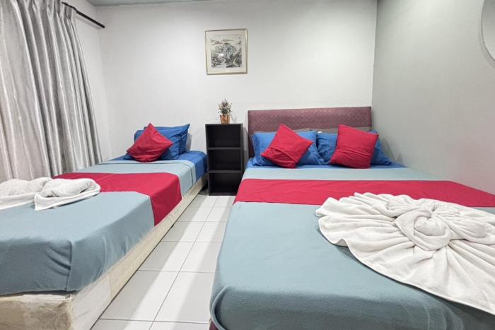 sunshiny bb hostel near punnavithi bts station