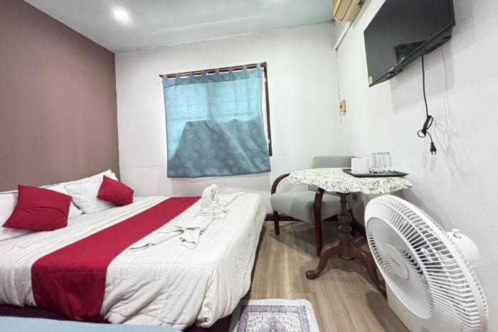 sunshiny bb hostel near punnavithi bts station
