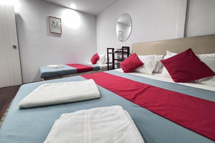 sunshiny bb hostel near punnavithi bts station