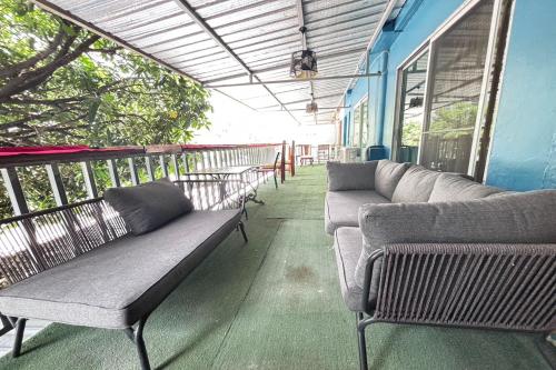 sunshiny bb hostel near punnavithi bts station