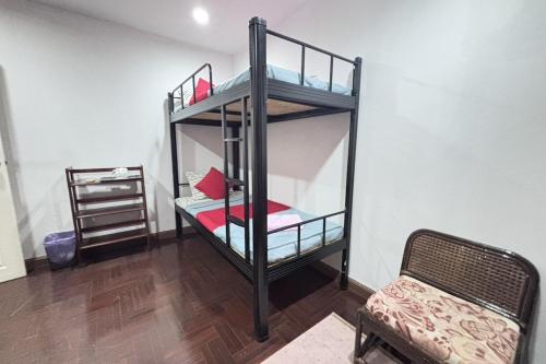 sunshiny bb hostel near punnavithi bts station