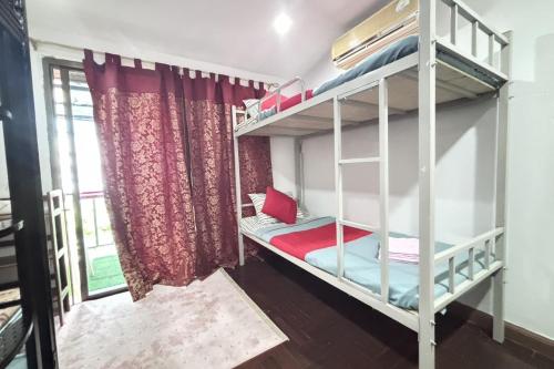 sunshiny bb hostel near punnavithi bts station