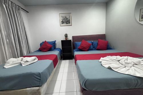 sunshiny bb hostel near punnavithi bts station
