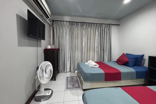 sunshiny bb hostel near punnavithi bts station