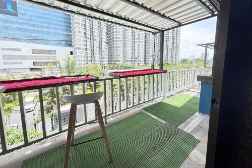 sunshiny bb hostel near punnavithi bts station