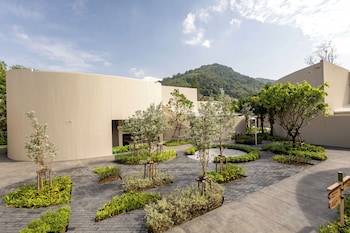 centara karon villas phuket
