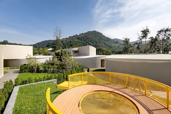 centara karon villas phuket