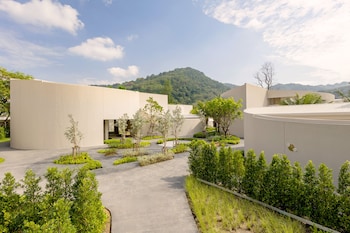centara karon villas phuket