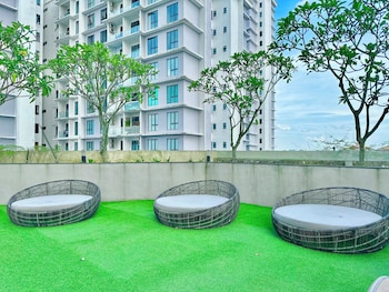 paradigm residence by stayrene