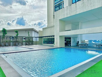 paradigm residence by stayrene