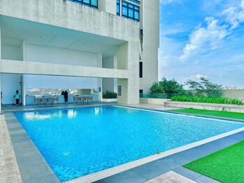 paradigm residence by stayrene