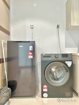 Paragon Suites Ciq By Stayrene,,3 star