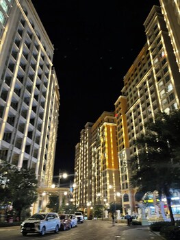 aura apartment
