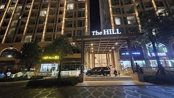 aura apartment