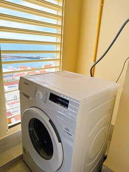 aura apartment