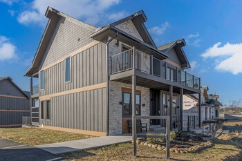 cozy cub luxury cabin pigeon forge