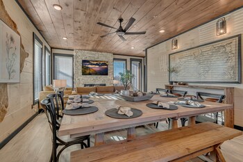 cozy cub luxury cabin pigeon forge