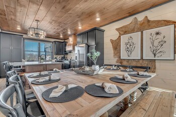 cozy cub luxury cabin pigeon forge
