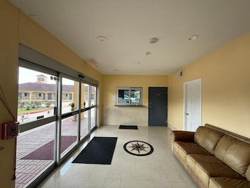 budget host inn stafford houston