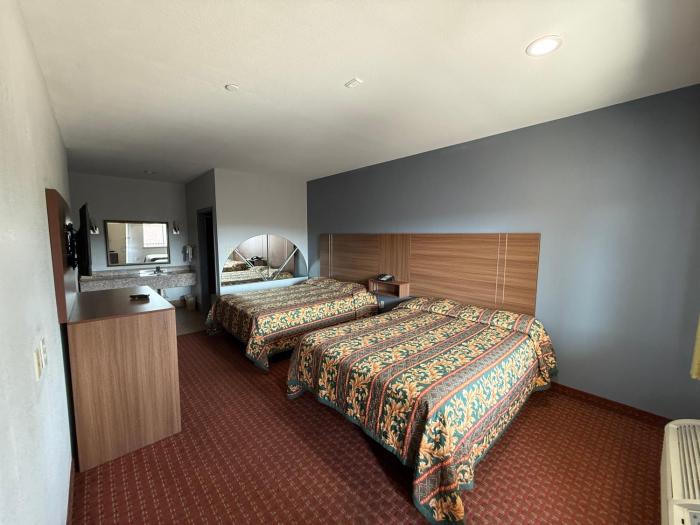 budget host inn stafford houston