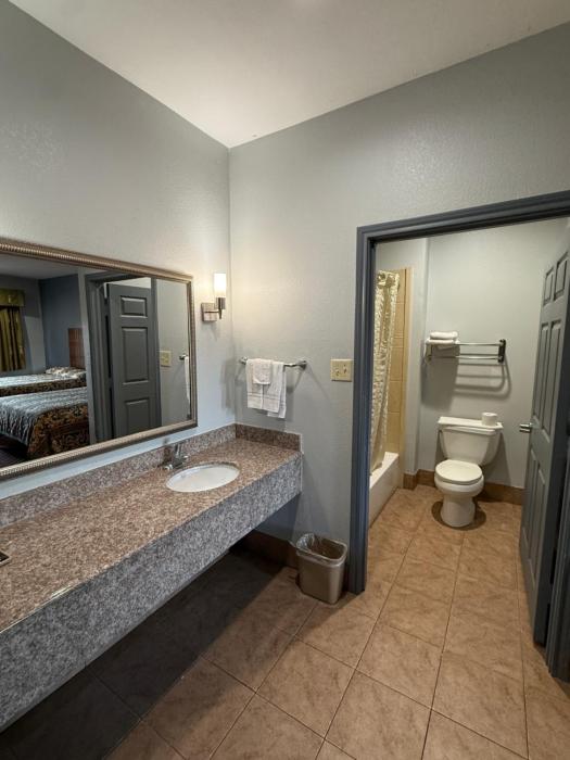 budget host inn stafford houston