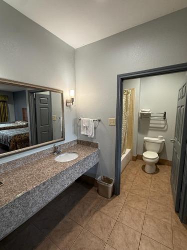 budget host inn stafford houston