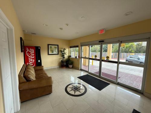 budget host inn stafford houston