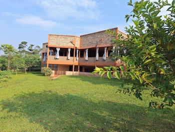 Kibale Canopy Lodge,,5 star